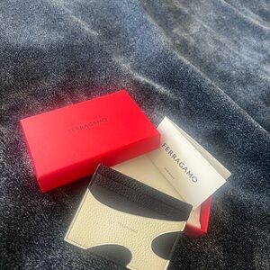 New Authentic Ferragamo midnight blue/white leather card holder